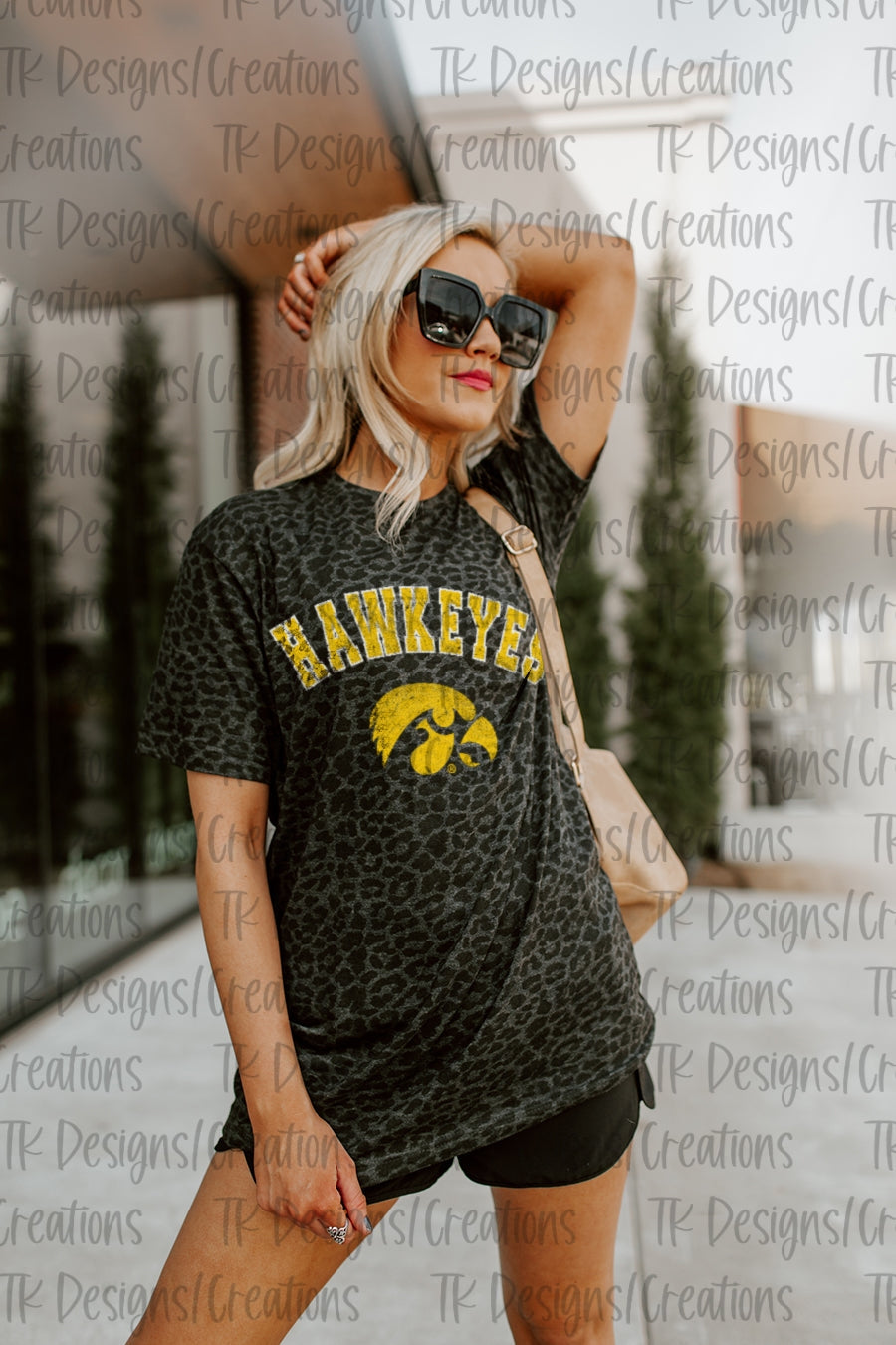 IOWA HAWKEYES ALL THE CHEER LEOPARD STANDARD FIT CREW NECK TEE